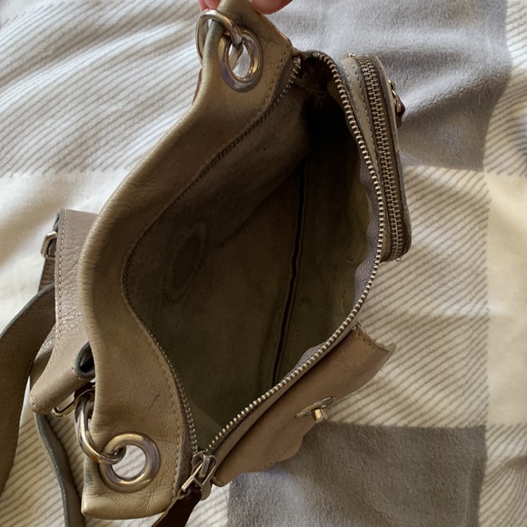 Cross Body Purse- ROOTS, grey w/brown accents - Picture 3 of 3